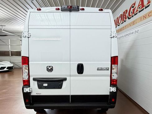 Used 2024 RAM ProMaster 2500 w/ Safety Group FWD image 4