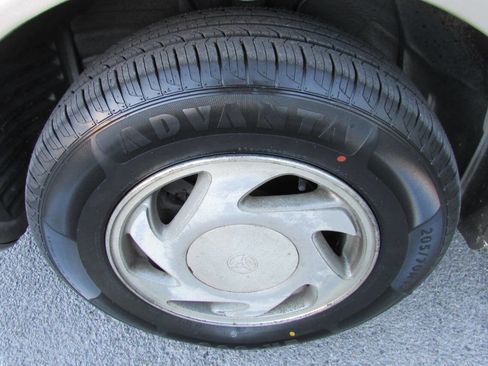 Used 2001 Toyota Sienna LE image 32