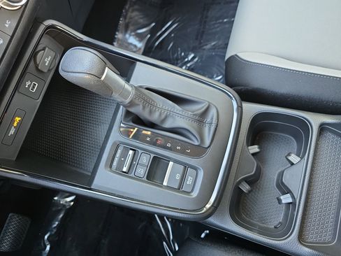 Used 2023 Honda CR-V LX image 24