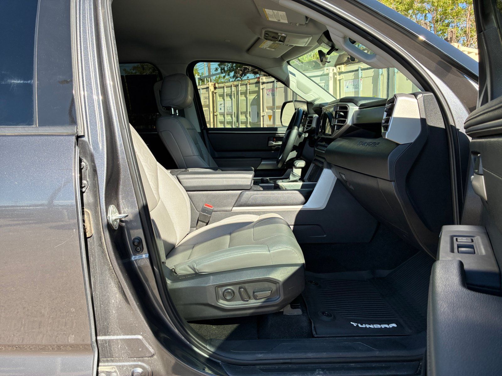 Used 2022 Toyota Tundra SR5 w/ SR5 Premium Package RWD image 29