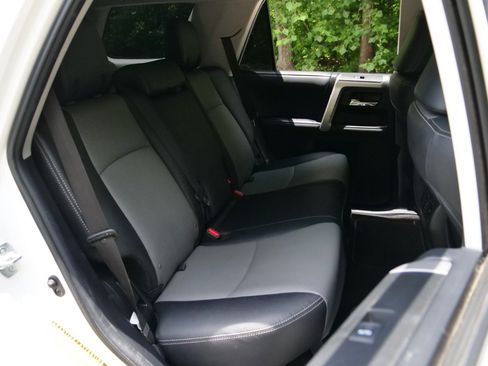 Used 2020 Toyota 4Runner SR5 Premium AWD/4WD image 28