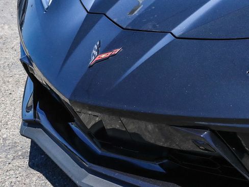 Used 2022 Chevrolet Corvette Stingray Preferred Cpe w/ Z51 Performance Package RWD image 3