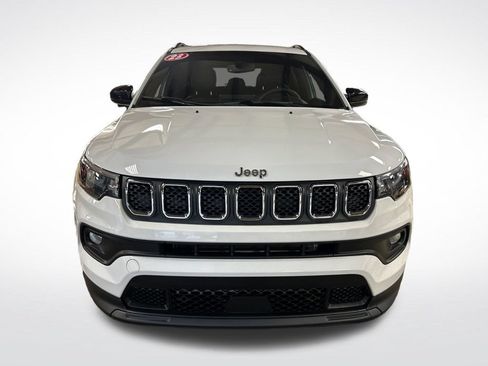 Used 2023 Jeep Compass Latitude w/ Convenience Group AWD/4WD image 9