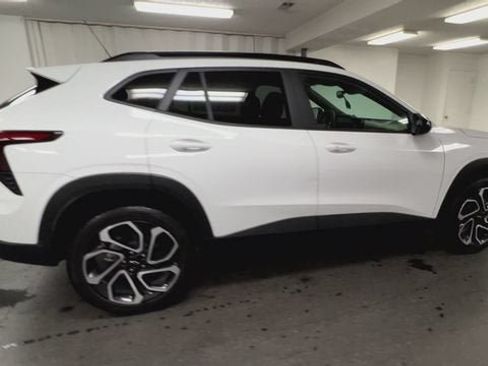 Certified 2024 Chevrolet Trax RS w/ Driver Confidence Package FWD image 9