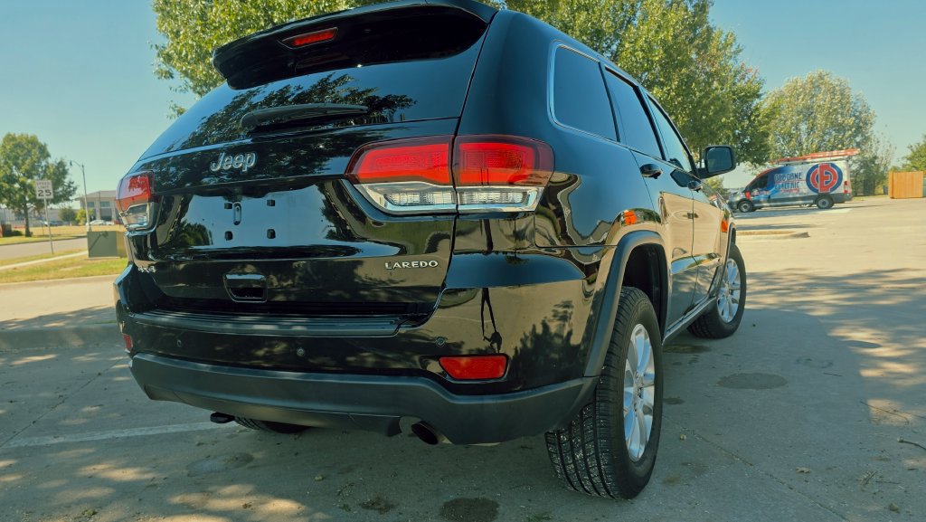 Used 2021 Jeep Grand Cherokee Laredo AWD/4WD image 12