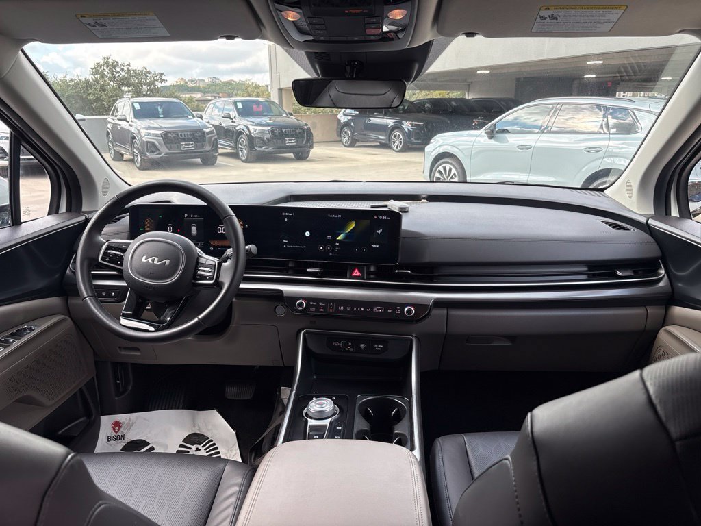 Used 2026 Kia Carnival LXS FWD image 19