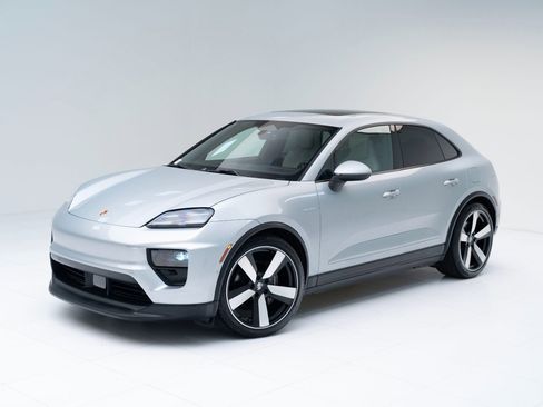 Used 2024 Porsche Macan 4 Electric image 1