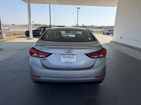 Used 2016 Hyundai Elantra SE image 6