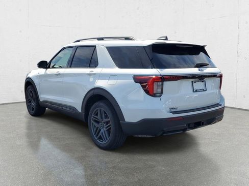New 2026 Ford Explorer ST-Line w/ ST-Line Street Pack AWD/4WD image 5