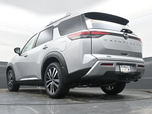 New 2025 Nissan Pathfinder Platinum image 29