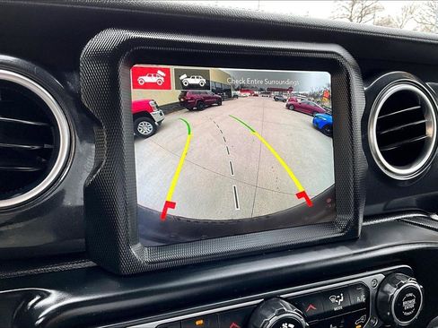 Used 2022 Jeep Wrangler Unlimited Rubicon w/ Xtreme Recon 35" Tire Package image 16