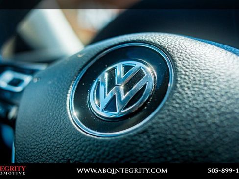 Used 2022 Volkswagen Passat 2.0T SE image 25