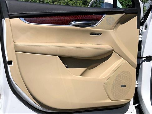 Used 2017 Cadillac XT5 Luxury w/ Driver Awareness Package image 25