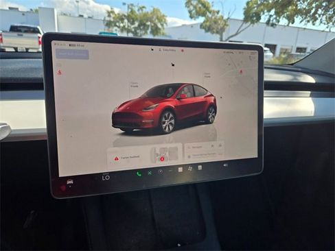 Used 2023 Tesla Model Y Long Range image 10