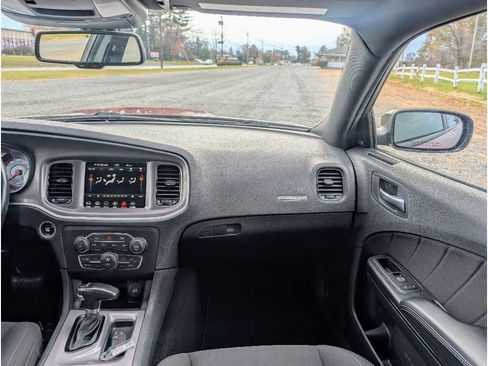 Used 2022 Dodge Charger R/T w/ Blacktop Package image 26