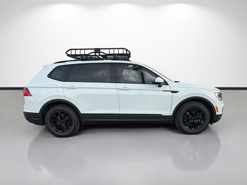 Used 2019 Volkswagen Tiguan SE w/ Panoramic Sunroof Package AWD/4WD image 2