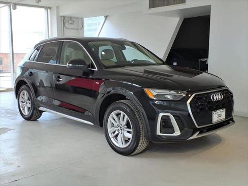 Certified 2023 Audi Q5 2.0T Premium w/ Convenience Package AWD/4WD image 3