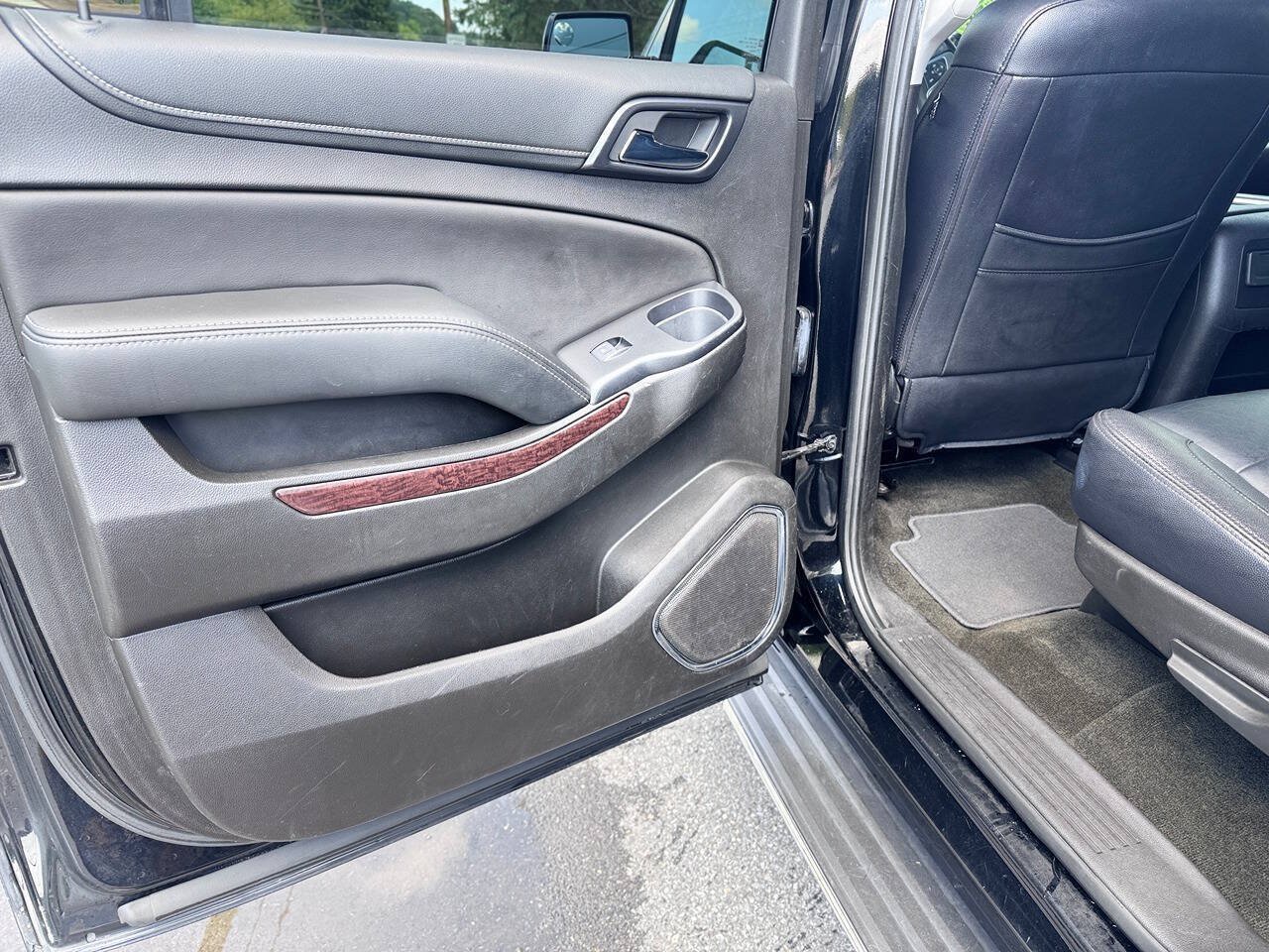 Used 2018 GMC Yukon XL SLE w/ SLE Value Package AWD/4WD image 4