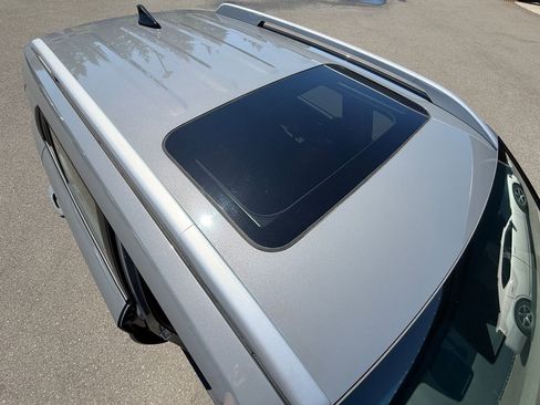 Used 2022 Hyundai Venue SEL FWD image 28