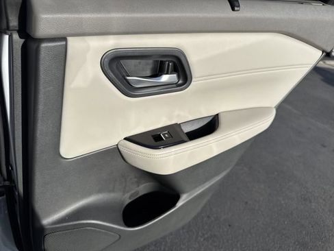 Certified 2024 Nissan Rogue SL w/ SL Premium Package image 22