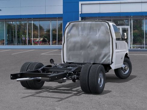 New 2026 Chevrolet Express 3500 w/ Power Convenience Package RWD image 4