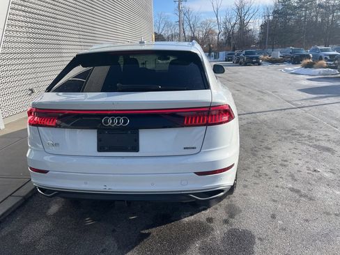 Used 2022 Audi Q8 Premium image 30