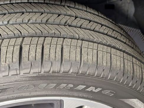 Used 2022 RAM 1500 Limited AWD/4WD image 9