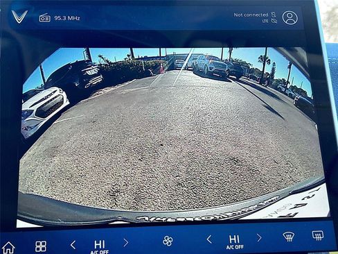 New 2025 VinFast VF 8 Eco AWD/4WD image 13