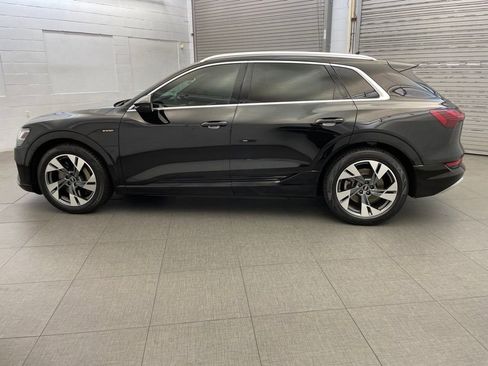 Used 2022 Audi e-tron Premium AWD/4WD image 7