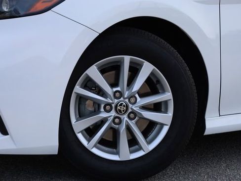 Used 2025 Toyota Camry LE image 3