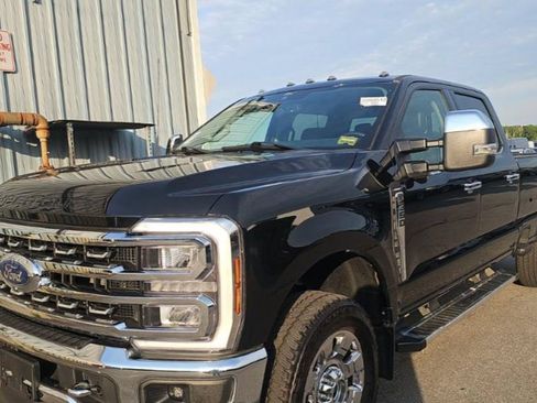 Used 2024 Ford F350 Lariat w/ Chrome Package AWD/4WD image 2