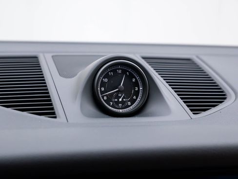 New 2026 Porsche Macan image 26