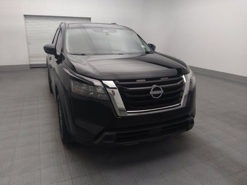 Used 2023 Nissan Pathfinder SV AWD/4WD image 14