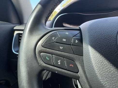 Used 2019 Jeep Cherokee Trailhawk AWD/4WD image 15