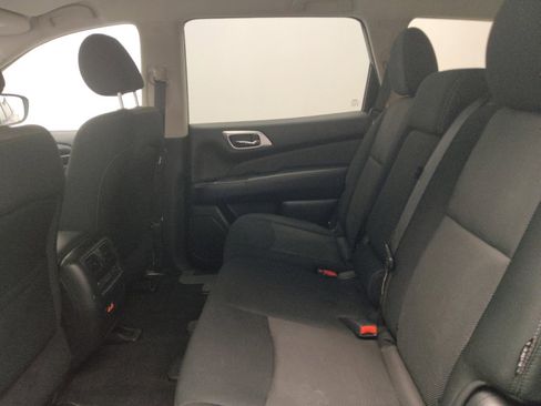 Used 2020 Nissan Pathfinder S image 18