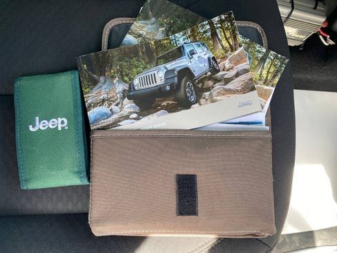 Used 2017 Jeep Wrangler Unlimited Sport w/ Quick Order Package 24S AWD/4WD image 30