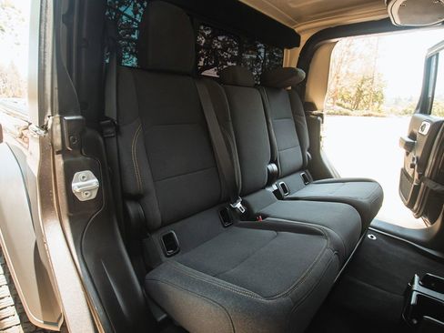 Used 2024 Jeep Gladiator Sport image 22