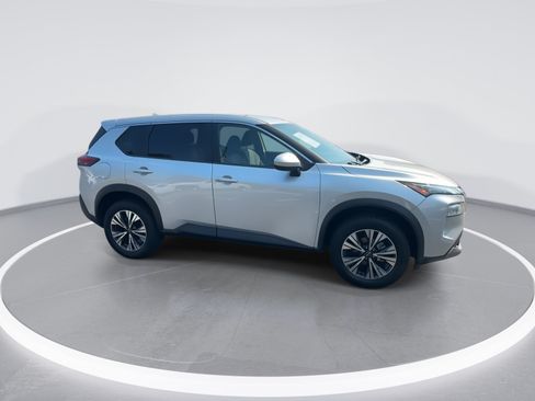 Used 2023 Nissan Rogue SV FWD image 10