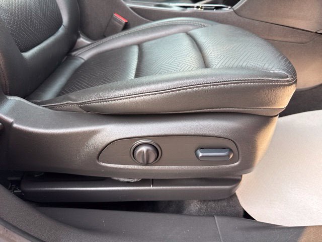 Used 2023 Buick Encore GX Essence w/ Experience Buick Package AWD/4WD image 31