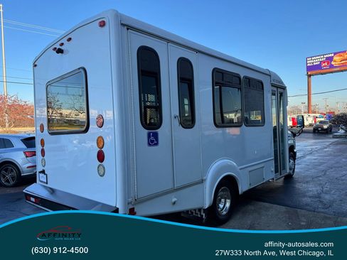 Used 2016 Ford E-350 and Econoline 350 Super Duty image 4