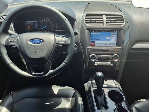 Used 2019 Ford Explorer XLT w/ Equipment Group 202A FWD image 13