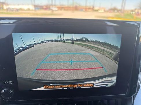 Used 2024 Toyota Corolla Cross L image 18