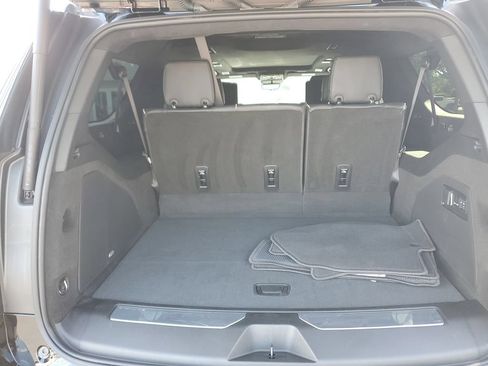 Certified 2025 Cadillac Escalade ESV V w/ LPO, ONYX Package AWD/4WD image 24