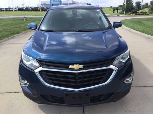 Used 2020 Chevrolet Equinox LT w/ Driver Convenience Package AWD/4WD image 2