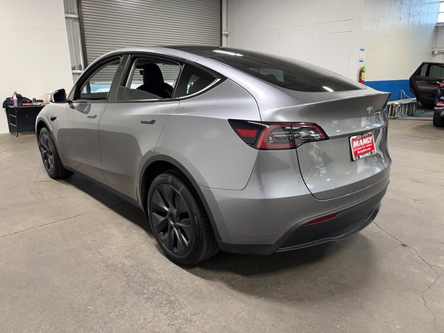 Used 2025 Tesla Model Y Long Range RWD image 5