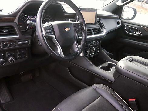 Used 2021 Chevrolet Tahoe Premier w/ Premium Package image 12