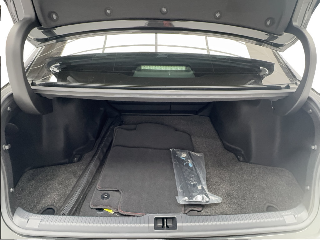 Used 2024 Lexus IS 300 w/ Comfort Package RWD image 18