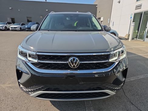 Certified 2024 Volkswagen Taos SEL AWD/4WD image 3
