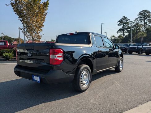 New 2025 Ford Maverick XL image 4