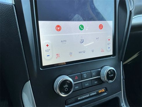 Used 2024 Ford Edge Titanium image 22